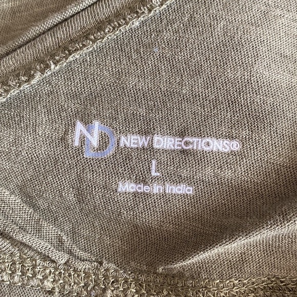NEW Directions top - Picture 4 of 4